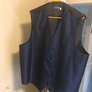 Men’s dark blue vest size xl